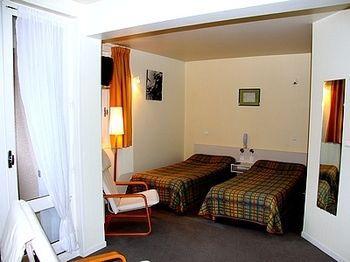 Les Chemins Francis - Modern Hotel Bagnols-les-Bains エクステリア 写真