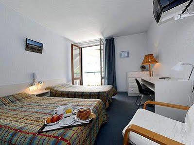 Les Chemins Francis - Modern Hotel Bagnols-les-Bains エクステリア 写真
