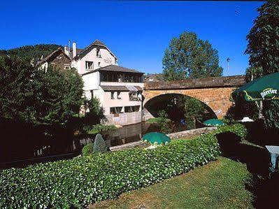 Les Chemins Francis - Modern Hotel Bagnols-les-Bains エクステリア 写真
